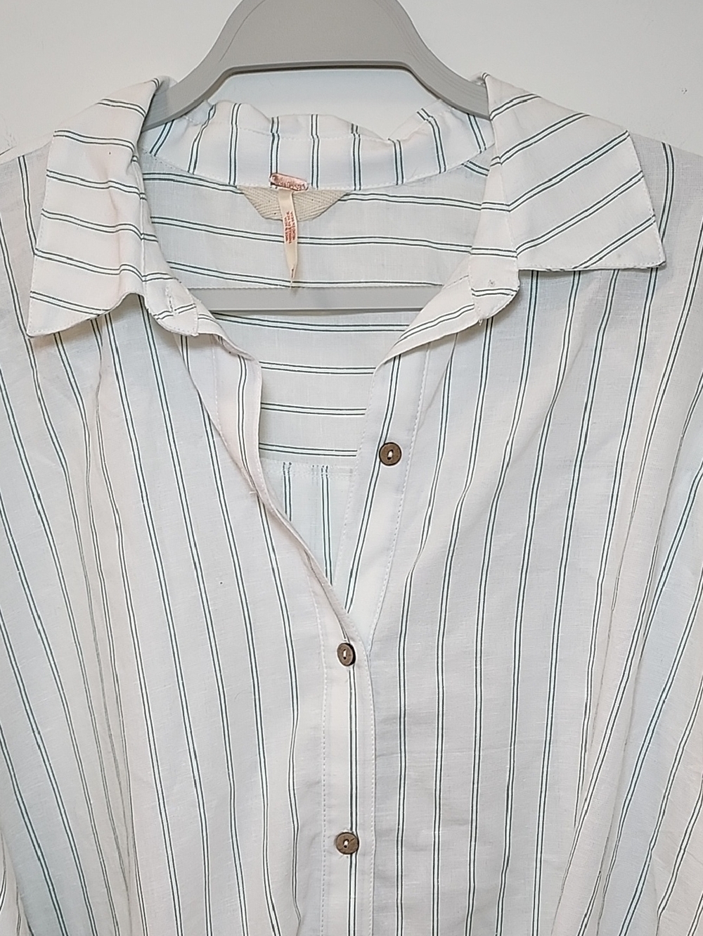 Free People oversized striped button-up shirt Front Pockets Size Meduim - Picture 5 of 16